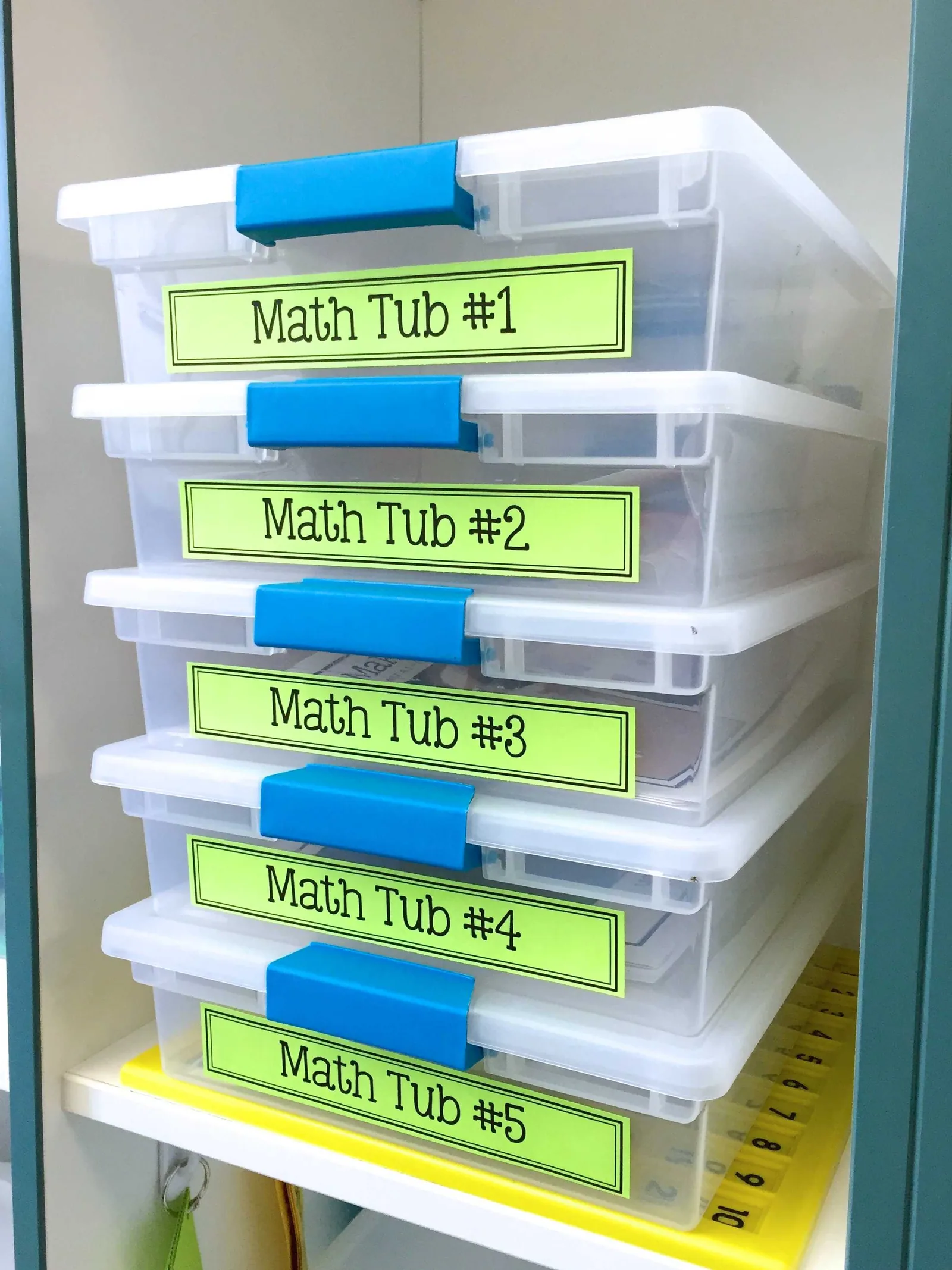 Overwhelmed by math centers? Check out these SIMPLE ideas for create predictable patterns and routines that allow for streamlined planning! 