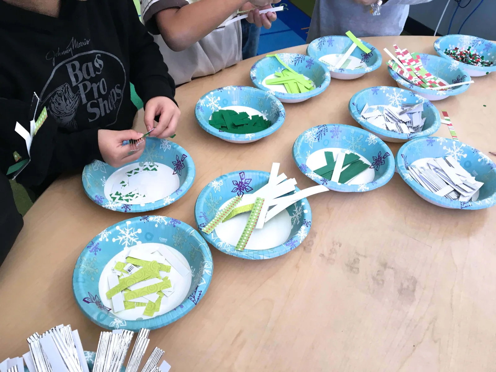Embrace the season and give our students some hands-on opportunities to create parent gifts, directed draws, watercolor paintings, and so much more! 